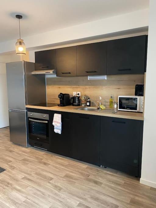 T3 Moderne - Proche Tram - Parking Prive Apartment Angers Exterior photo